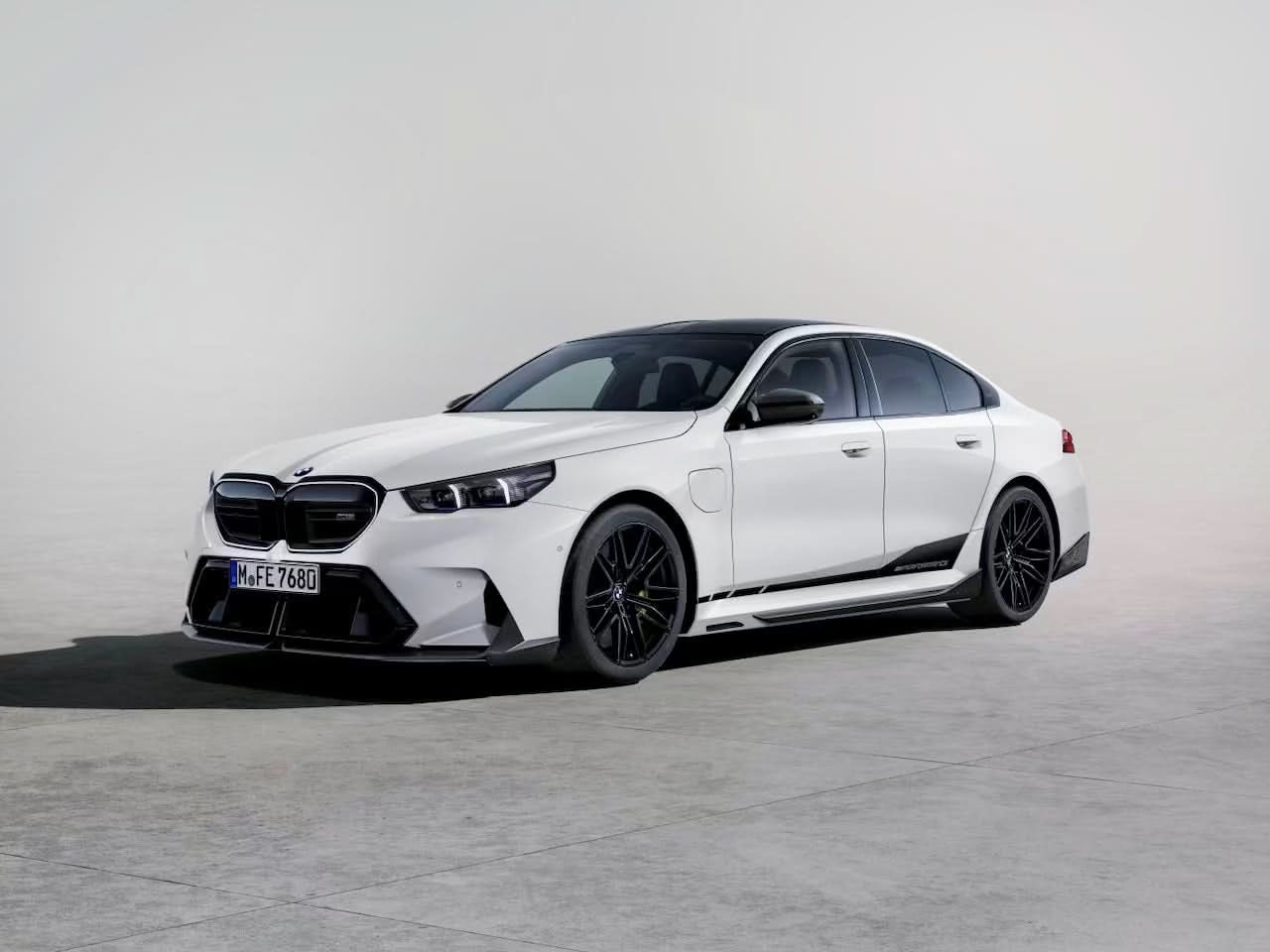 BMW M5 G90 / G99 – SQ Style Complete Carbon Fiber Body Kit (2021+) - Exotics Carbon Design