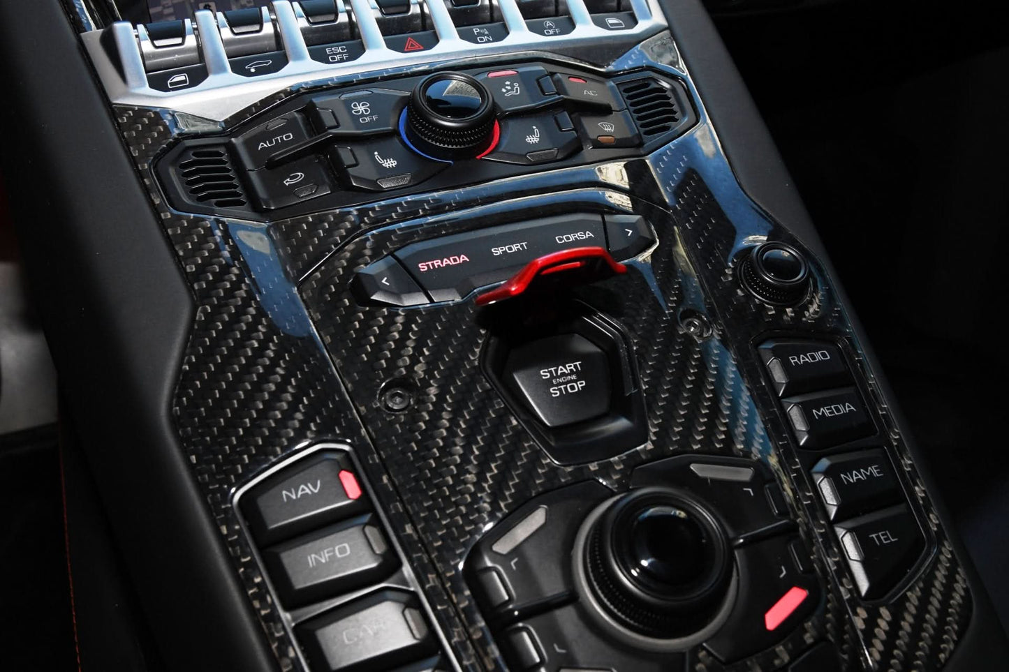 Carbon Fiber Center Console Trim for Lamborghini Aventador (LP700 / LP740) - Exotics Carbon Design