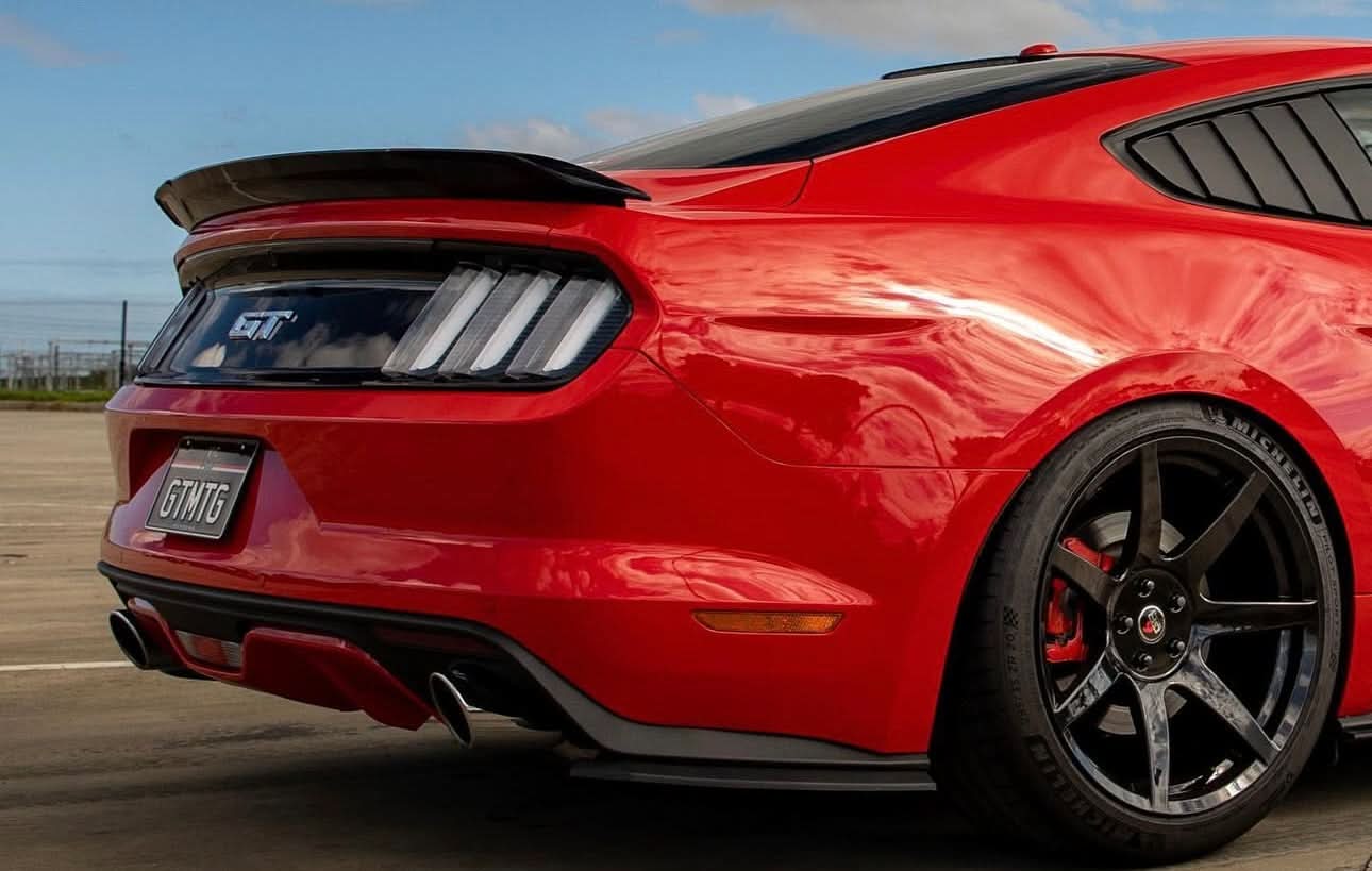 Gloss Black Trunk Spoiler – Ford Mustang (2015–2022) - Exotics Carbon Design