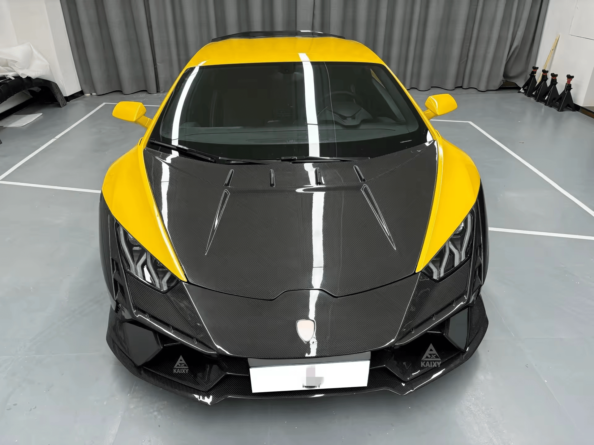Capristo Carbon Fiber + Glass Bonnet (With Scoops) - Lamborghini Huracan