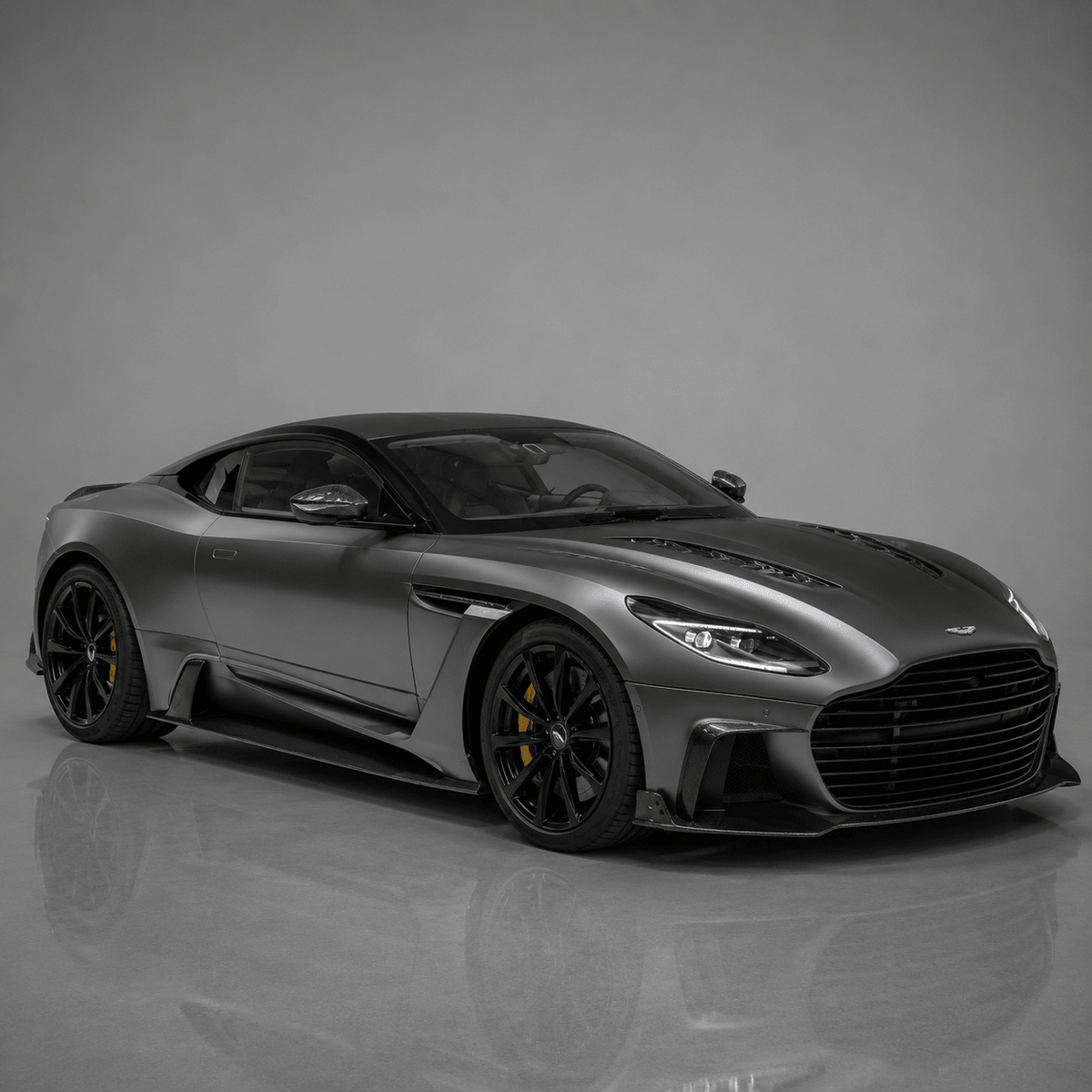 ASTON MARTIN DB11 - Exotics Carbon Design