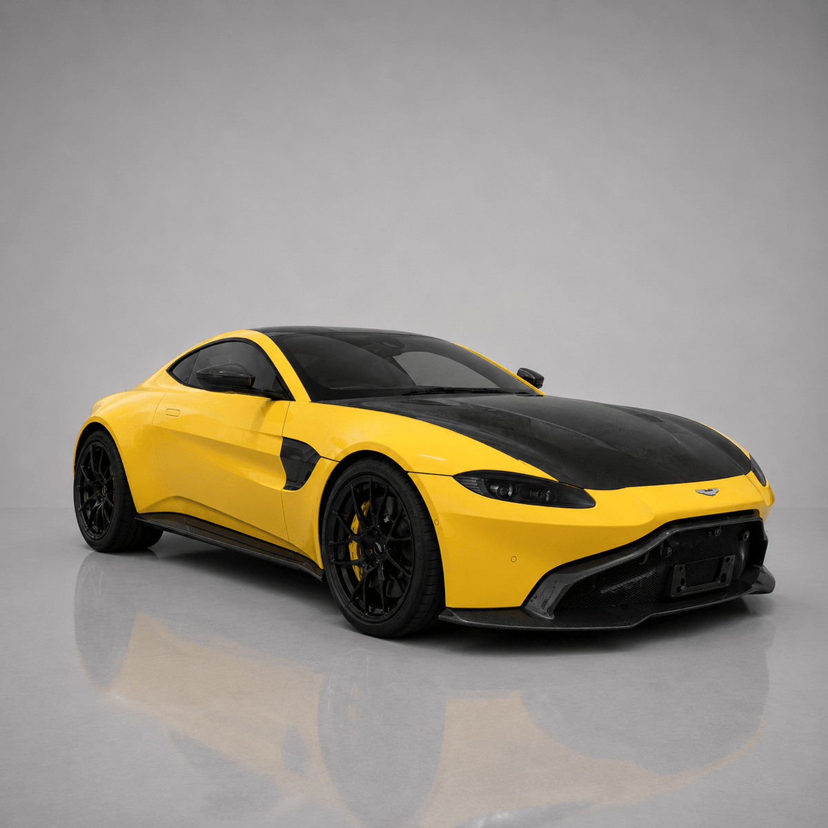 ASTON MARTIN VANTAGE - Exotics Carbon Design