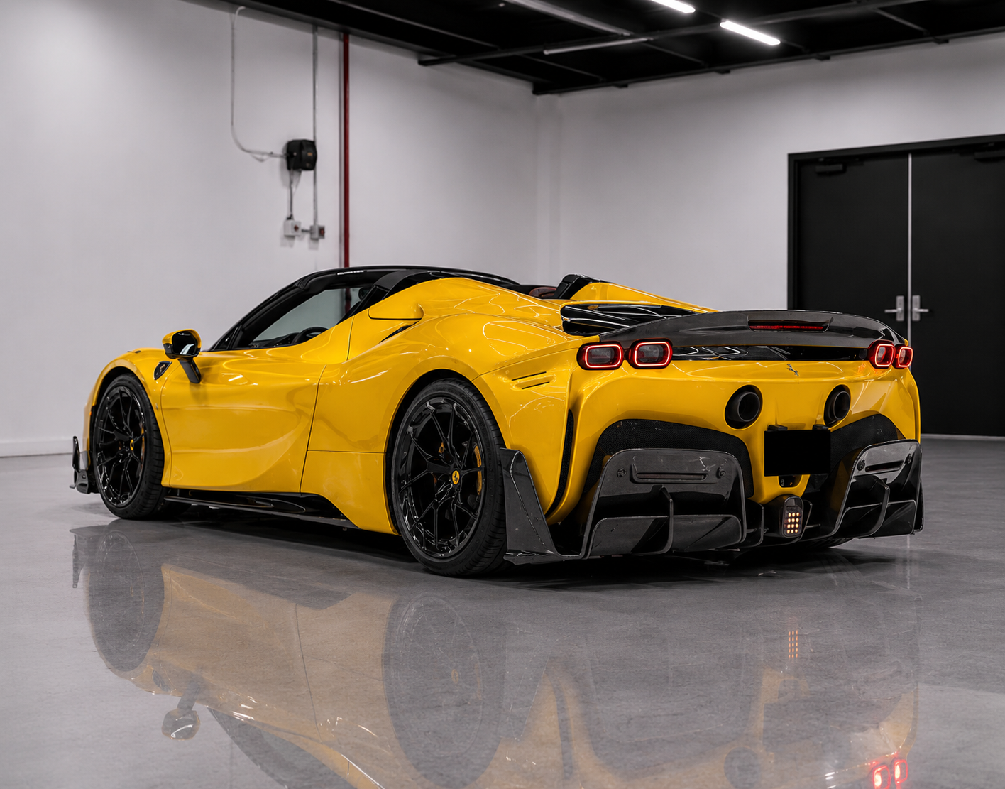 Ferrari SF90 - Carbon Fiber Back Diffuser