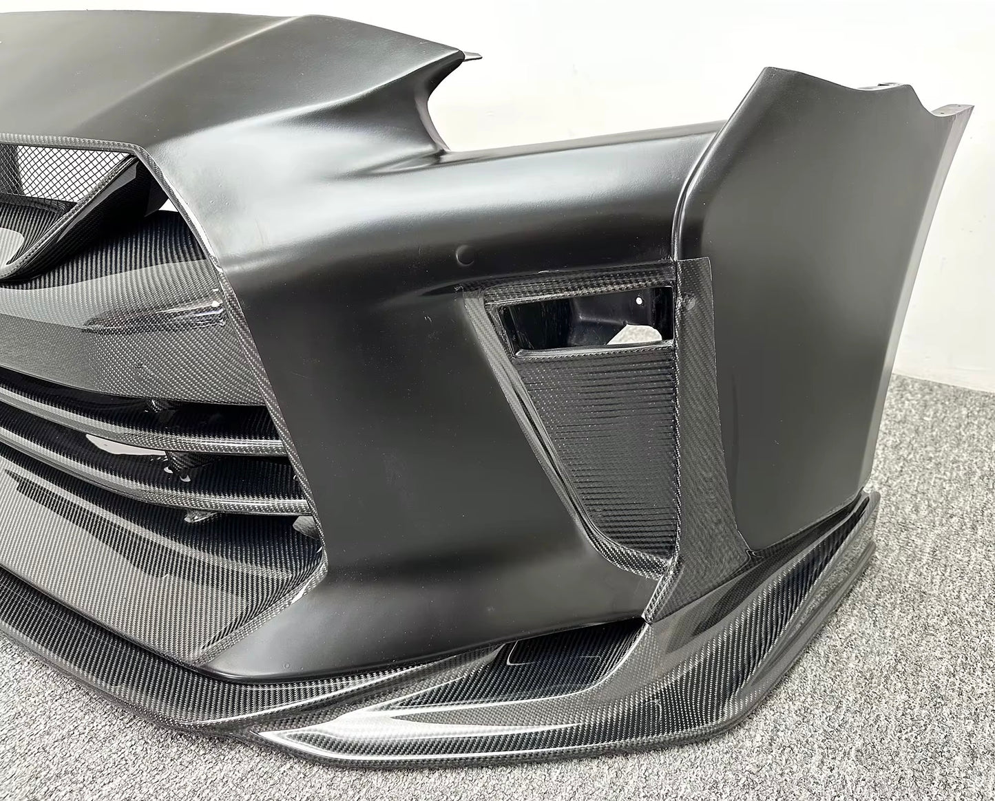 Z-Style Design Carbon Fiber Front Bumper - Nissan GT-R R35 (2017+)