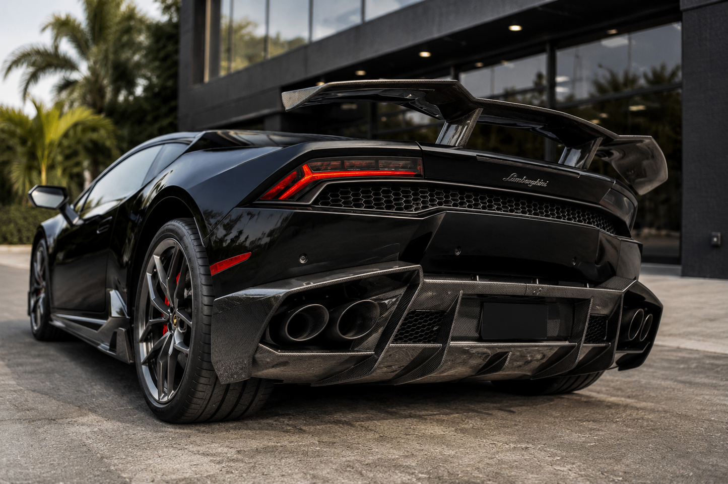 Lamborghini Hurucan - LW Style Carbon Fiber Rear Diffuser