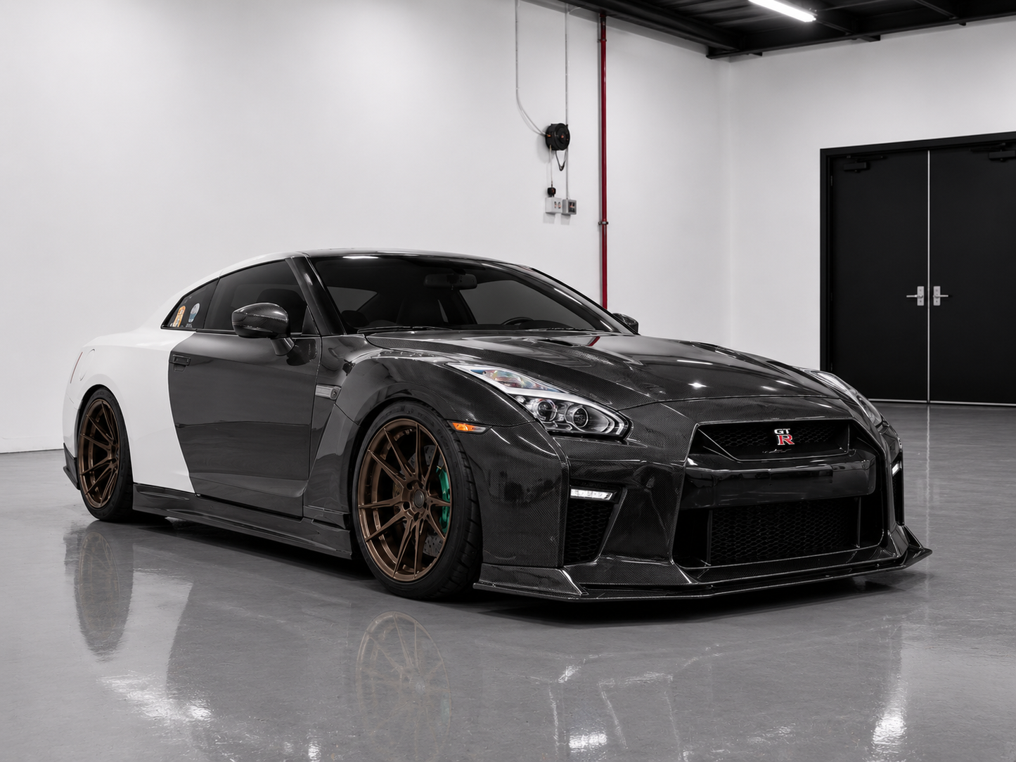 Carbon Fiber Lightweight Doors - Nissan GT-R R35 (2009-2024)