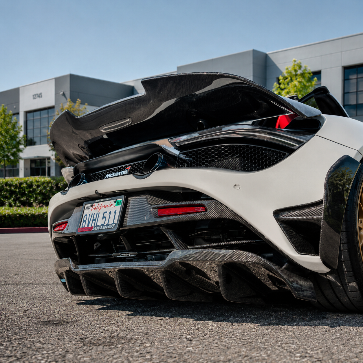 McLaren 720S Pre-Preg Carbon Fiber Rear Middle Section