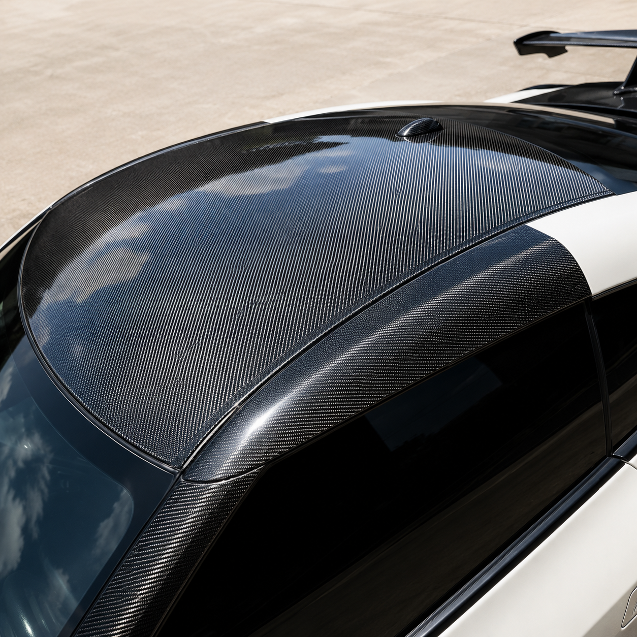 Nissan GT-R R35 - Carbon Fiber Roof Overlay Cover