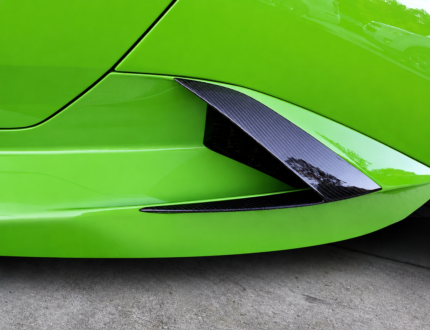 Lamborghini Huracán Carbon Fiber Side Skirt Trim
