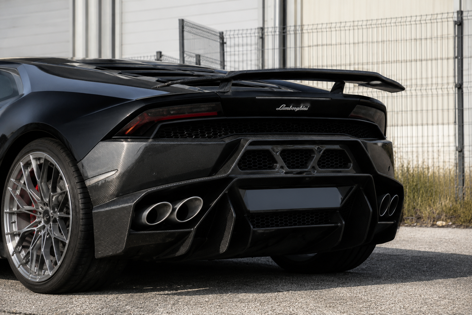 Lamborghini Huracán LP 610 / LP 580 - Carbon Fiber Short Spoiler
