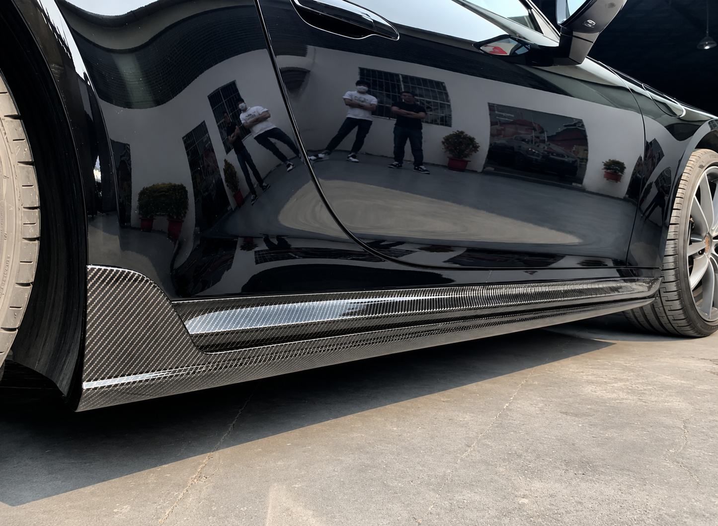 Porsche 911 (992) Carbon Fiber Side Skirts
