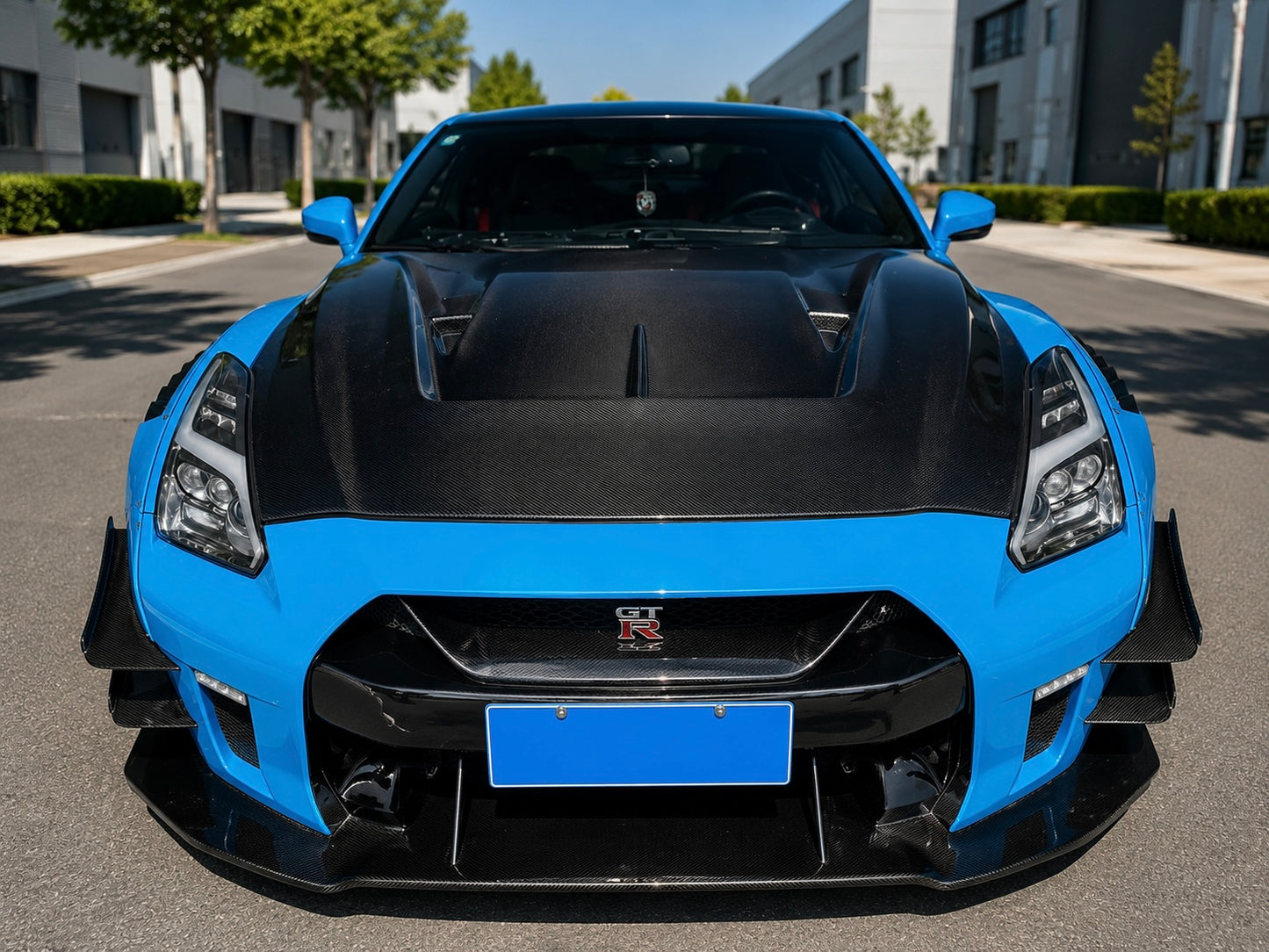 Nissan GT-R R35 (2009-2016) - Vented Carbon Fiber Race Hood