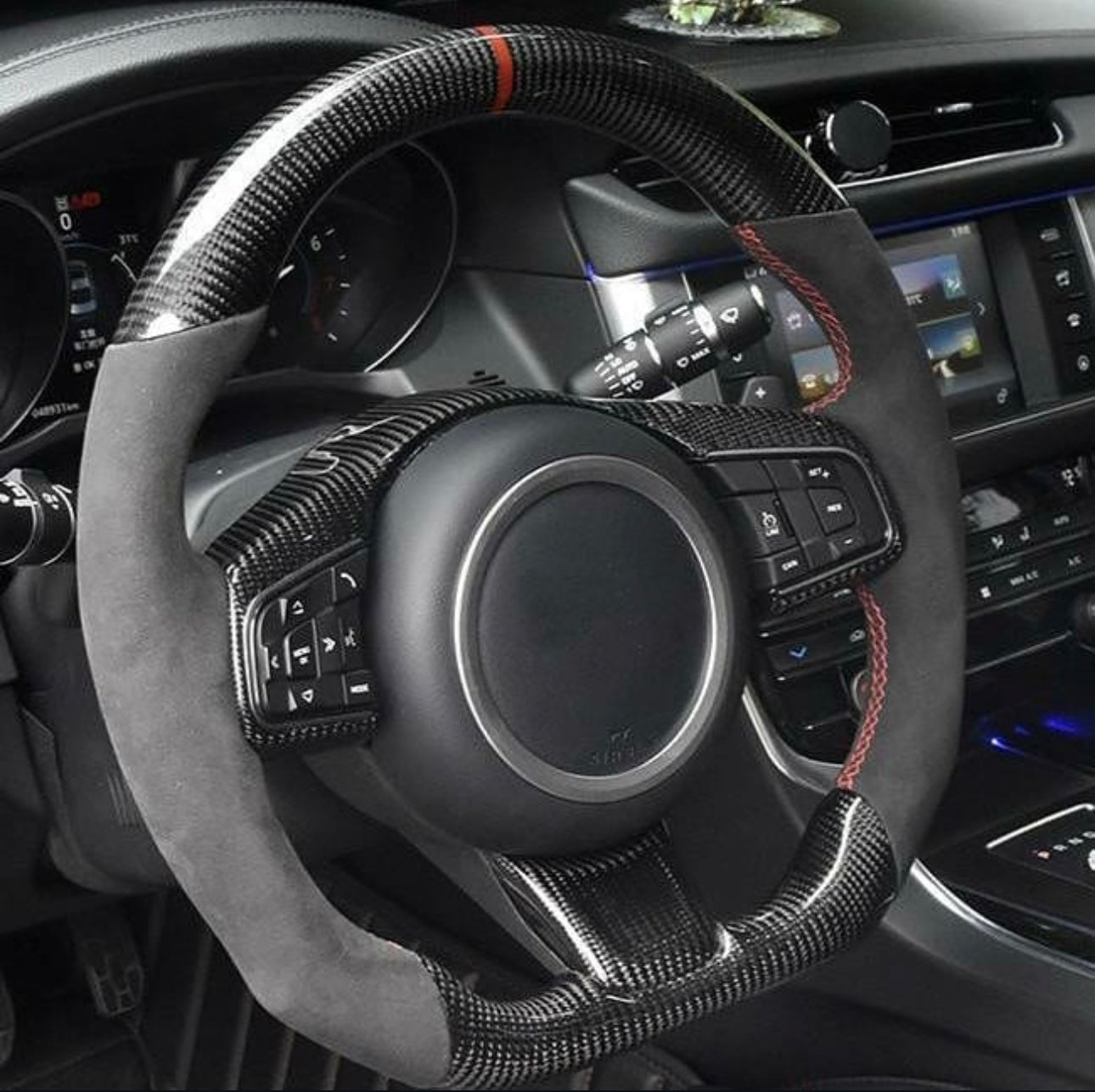 Carbon Fiber & Alcantara Steering Wheel – Jaguar F-Type (2014–2020) - Exotics Carbon Design