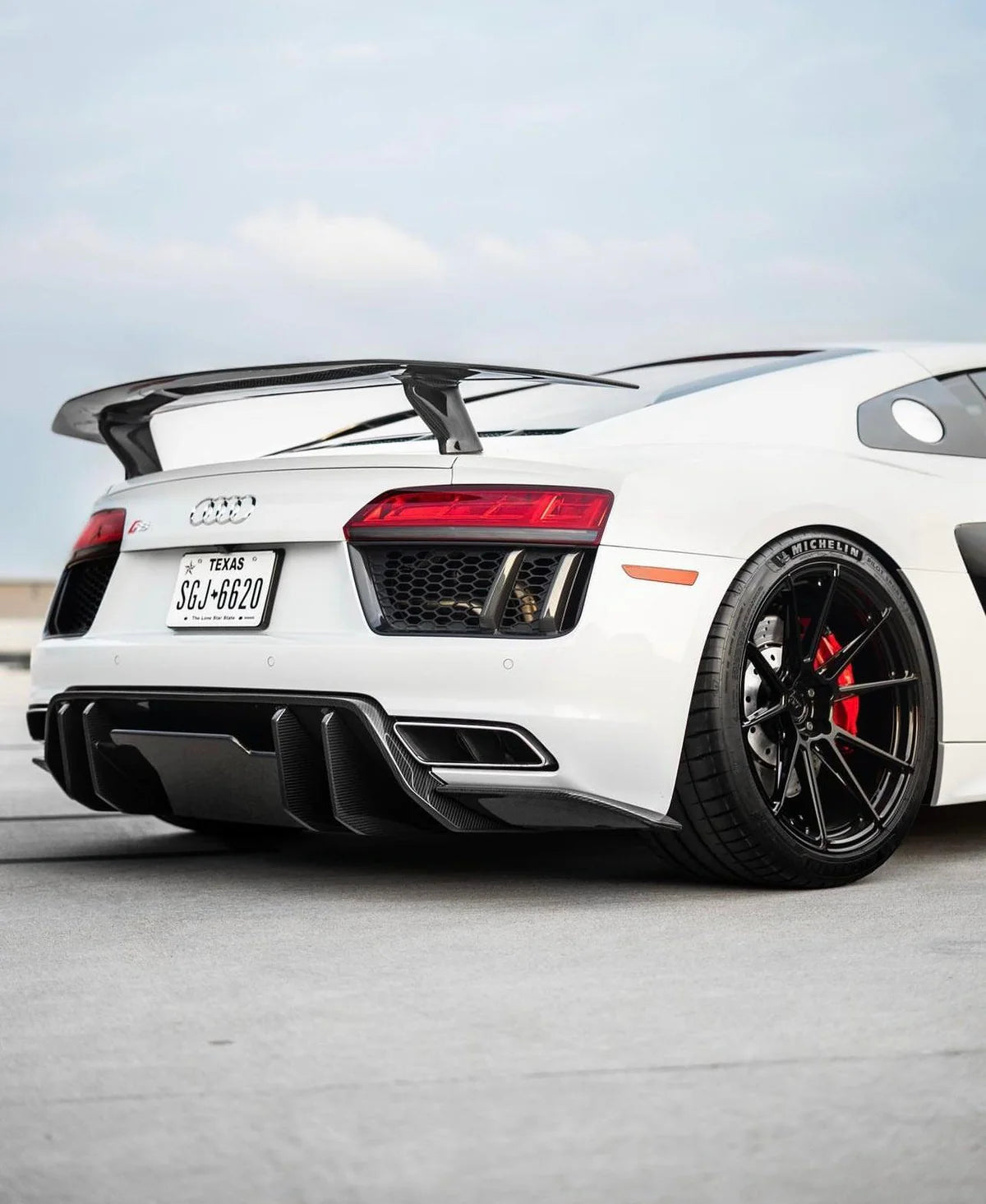 Carbon Fiber Rear Diffuser – Audi R8 V10 Gen 2 (2016-2019) - Exotics Carbon Design