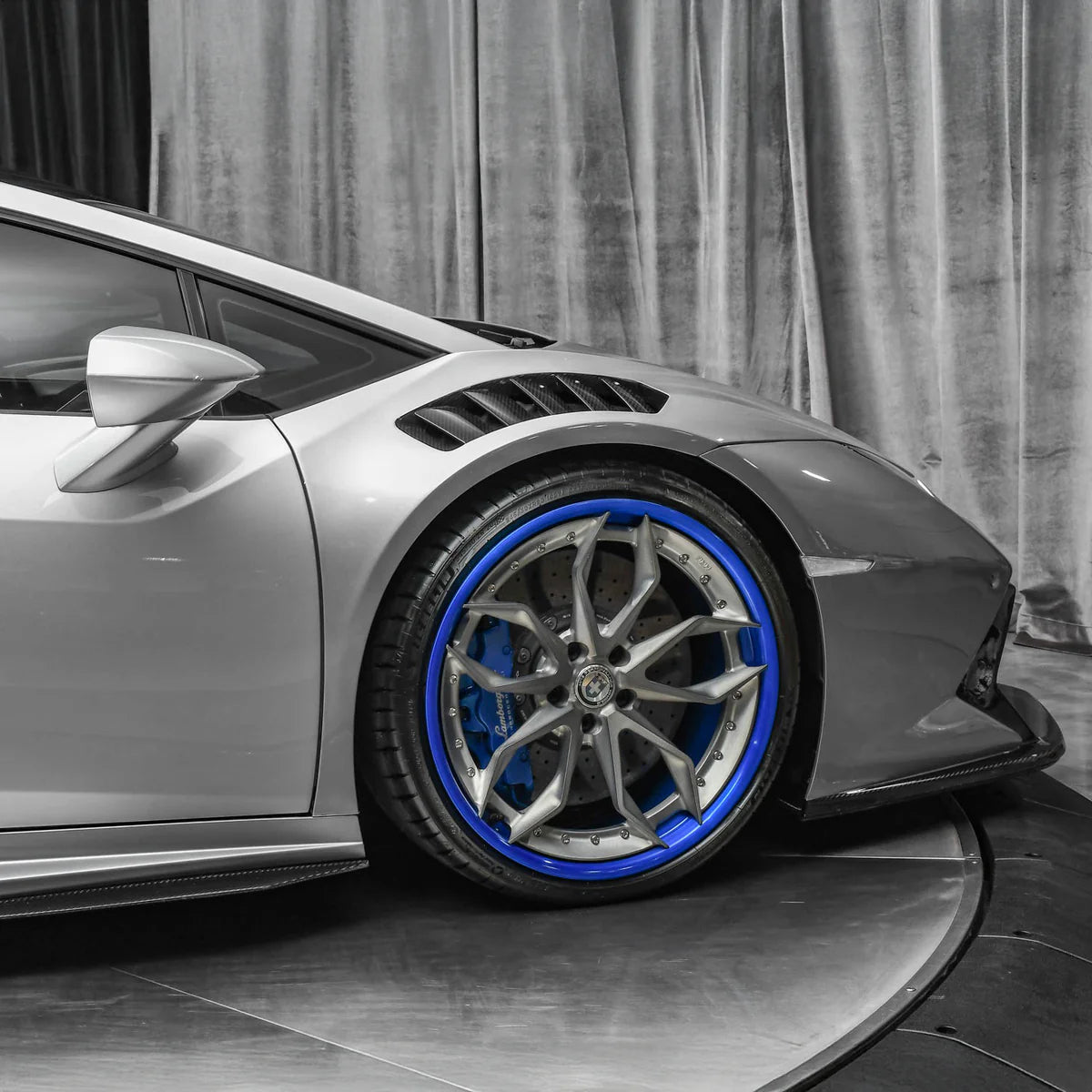 Lamborghini Huracan LP580 / LP610 - Pre-Preg Carbon Fiber V Style Front Fenders - Exotics Carbon Design