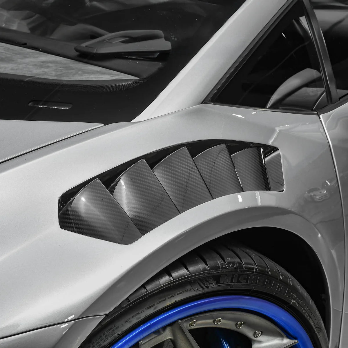 Lamborghini Huracan LP580 / LP610 - Pre-Preg Carbon Fiber V Style Front Fenders - Exotics Carbon Design