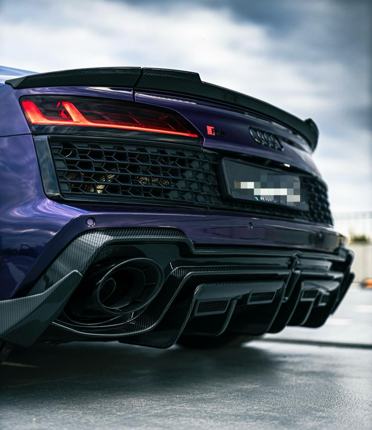 Audi R8 (2019-2024) Racing-Performance Style Carbon Fiber Rear Diffuser