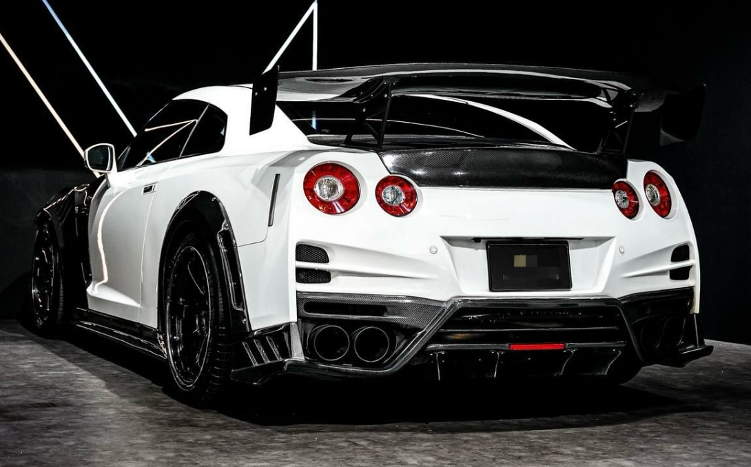 T.S Style Carbon Rear Diffuser with Panels – Nissan GTR R35 (2009–2022) - Exotics Carbon Design