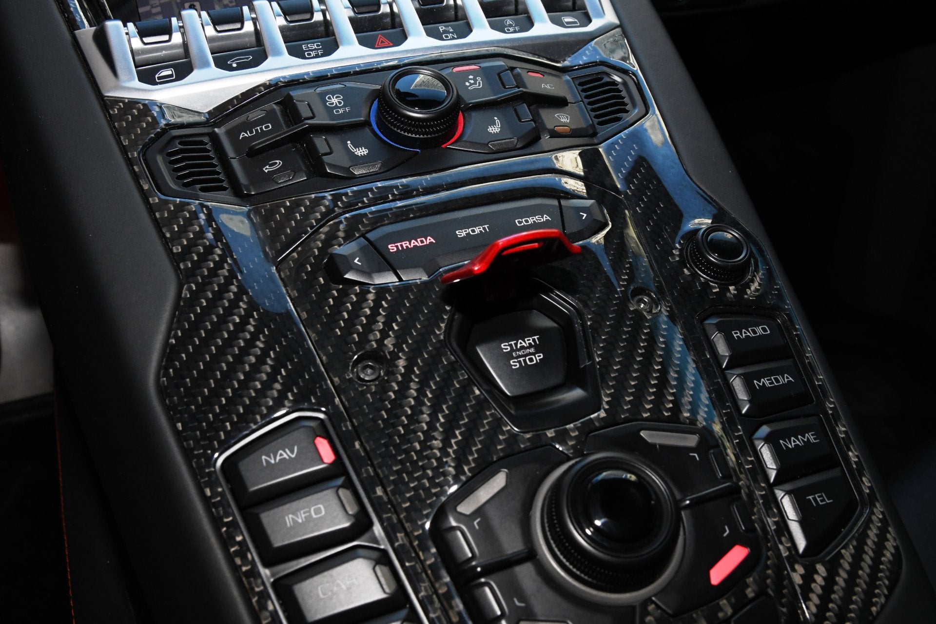 Carbon Fiber Center Console Trim for Lamborghini Aventador (LP700 / LP740) - Exotics Carbon Design