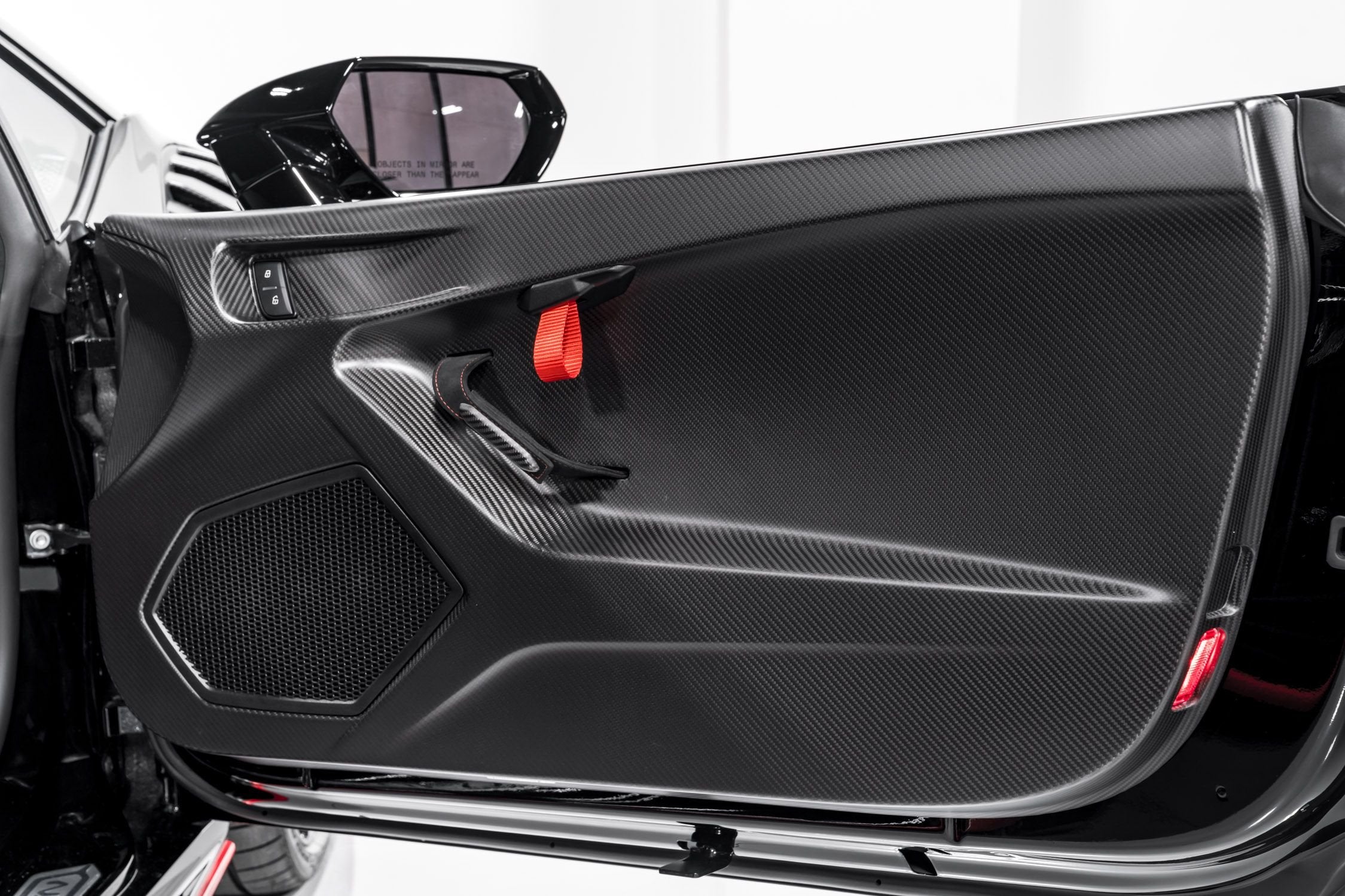 STO Style Carbon Fiber Inner Door Panels For Lamborghini Huracán LP580/LP610/EVO - Exotics Carbon Design
