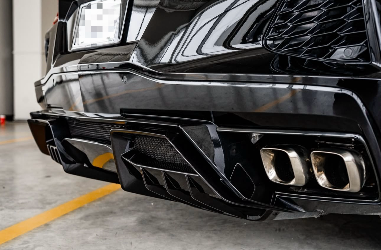 Gloss Black Rear Diffuser – Chevrolet Corvette C8 (2020–2024) - Exotics Carbon Design