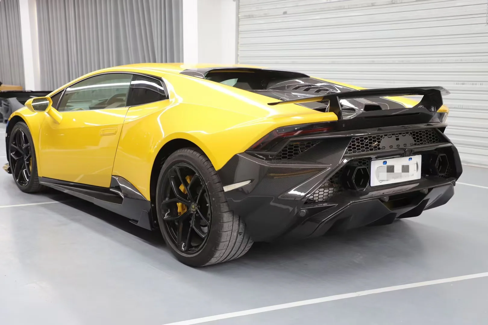 Tecnica Style Carbon Fiber Rear Diffuser Conversion With Exhaust Tips - Lamborghini Huracán EVO / LP580 / LP610 (2014–2022) - Exotics Carbon Design
