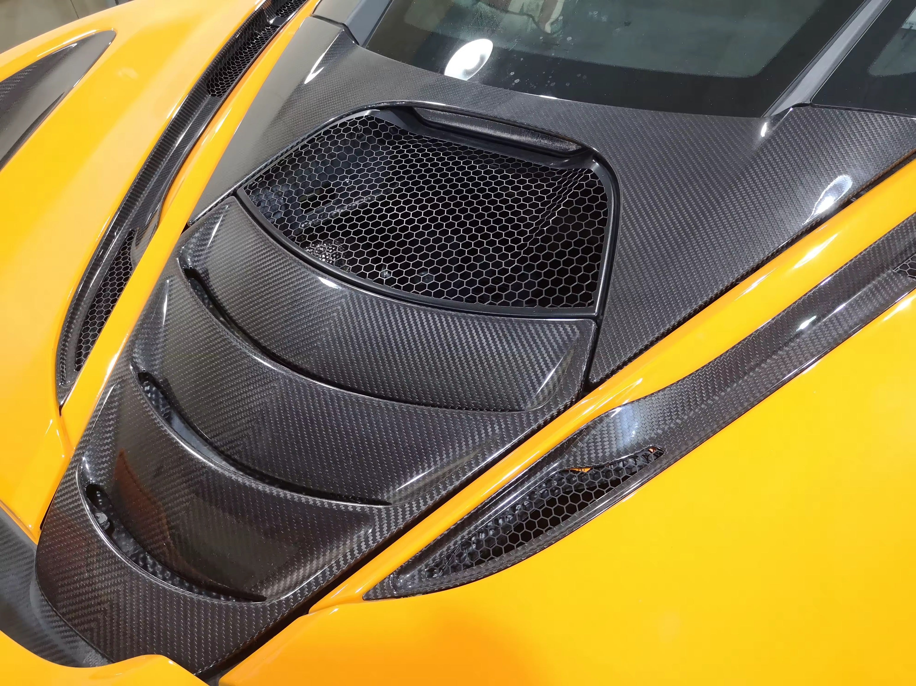 Carbon Fiber Engine Cover Compartment Lid - McLaren 720S (2017–2023) - Exotics Carbon Design