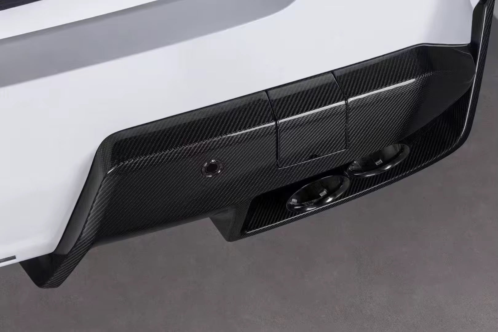 BMW M5 G90 - Carbon Fiber Rear Diffuser with Muffler Covers - Exotics Carbon Design