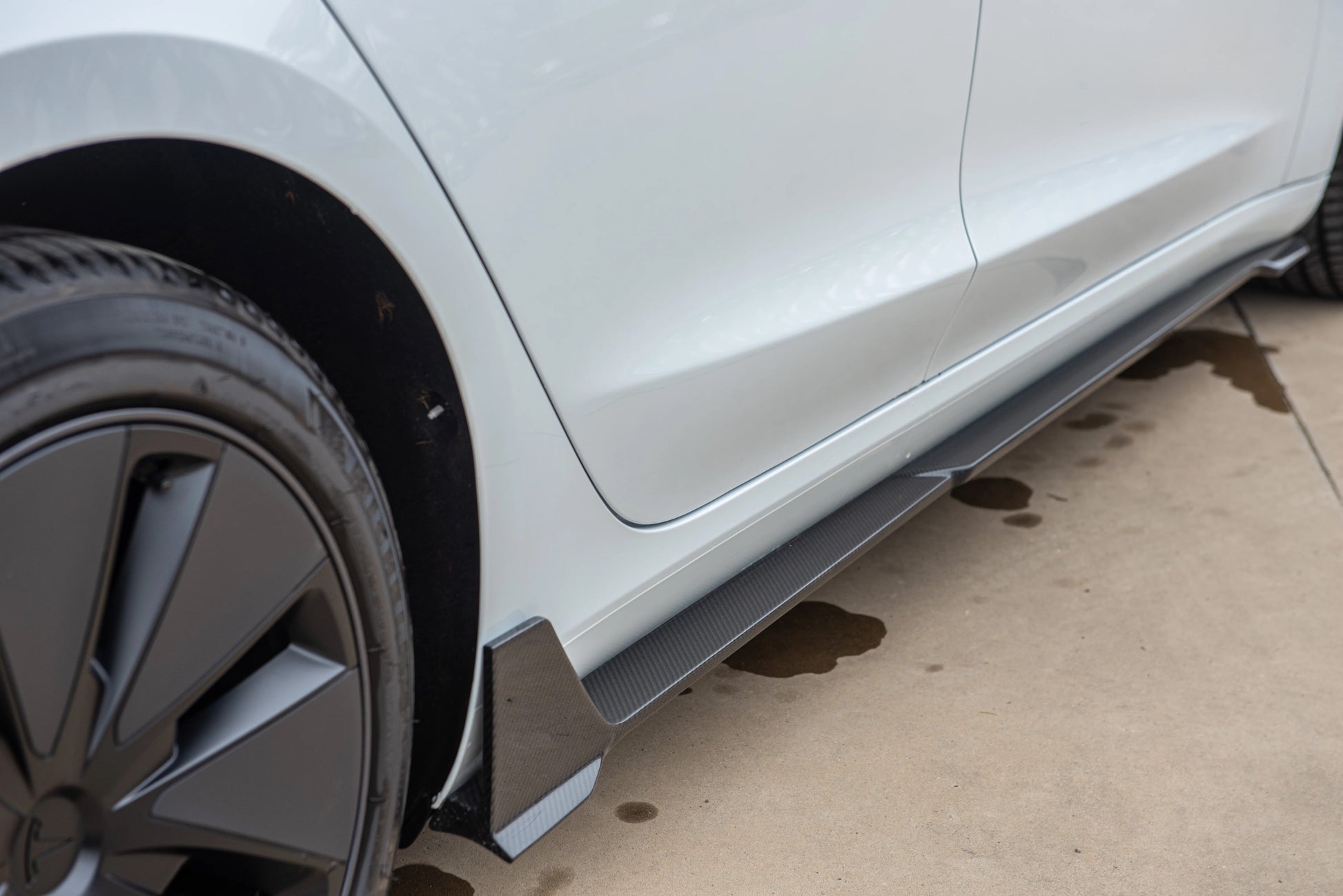 Tesla Model 3 Highland Carbon Fiber Side Skirts – Sporty Performance Upgrade for 2024–Present - Exotics Carbon Design