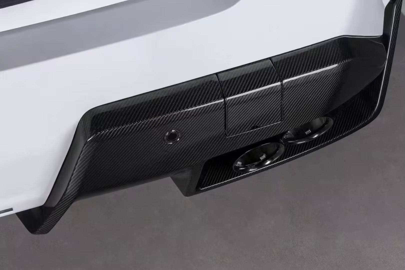 BMW M5 G90 - Carbon Fiber Rear Diffuser with Muffler Covers - Exotics Carbon Design