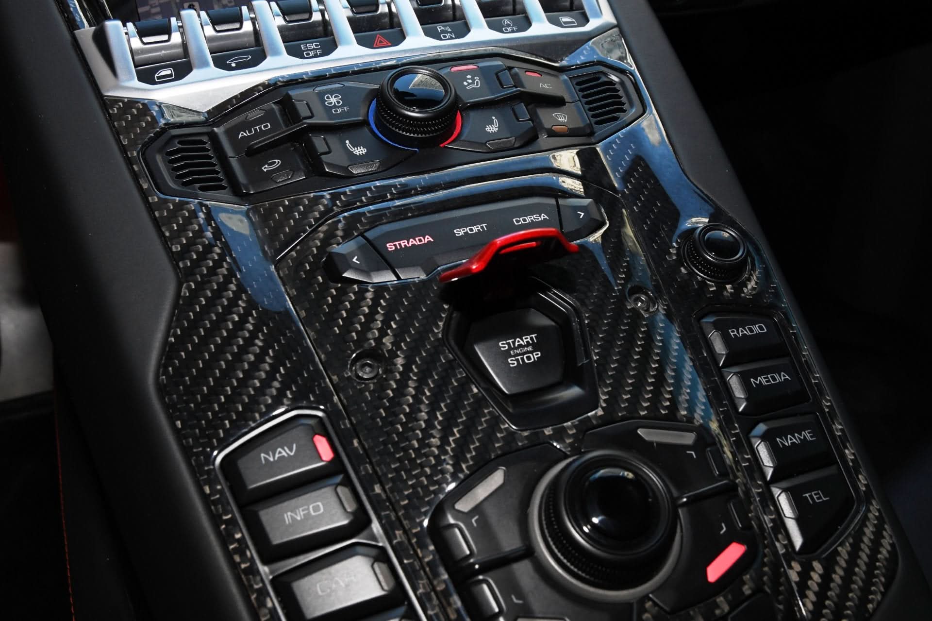 Carbon Fiber Center Console Trim for Lamborghini Aventador (LP700 / LP740) - Exotics Carbon Design