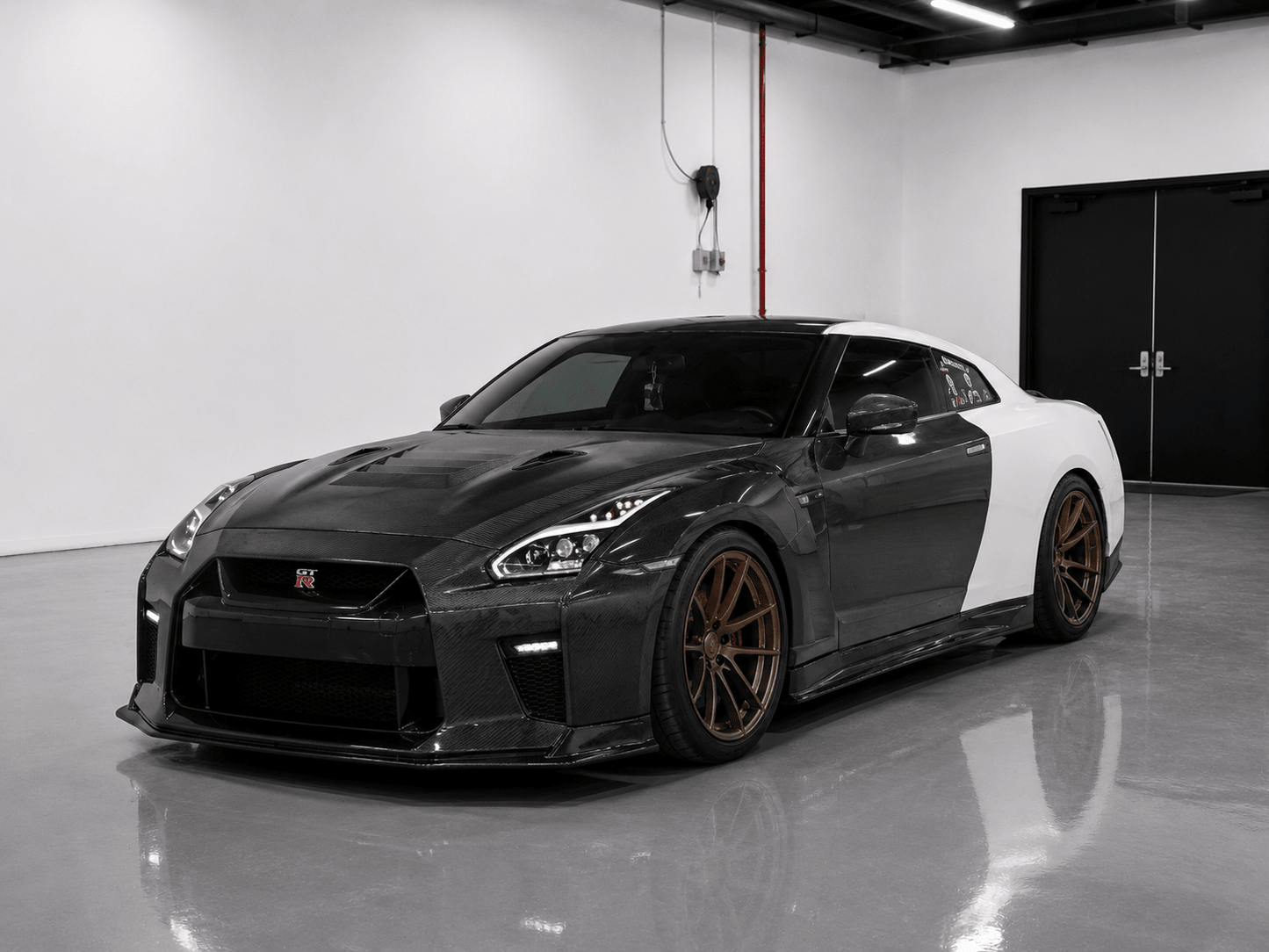 Carbon Fiber Lightweight Doors - Nissan GT-R R35 (2009-2024) - Exotics Carbon Design