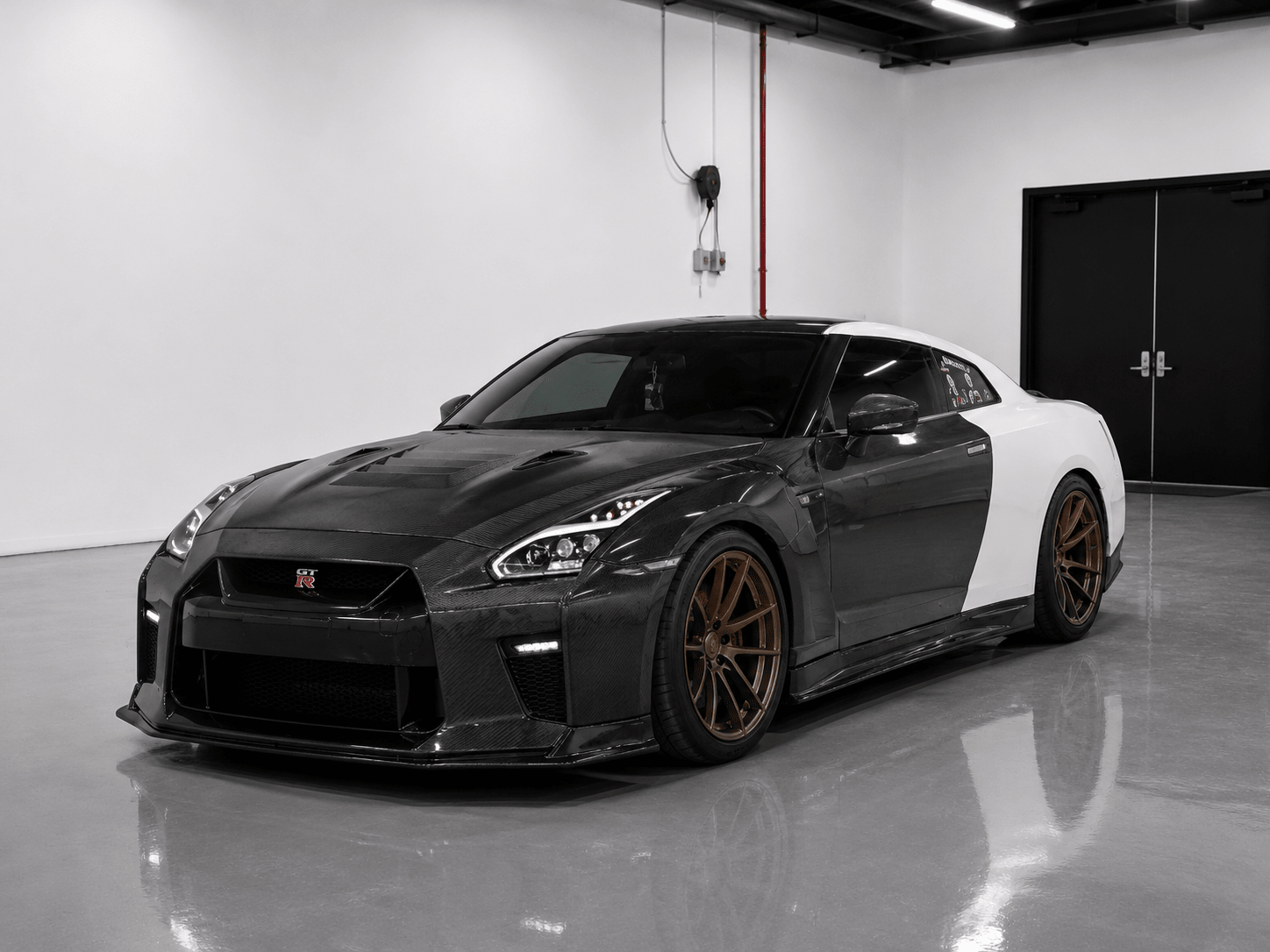 Carbon Fiber Lightweight Doors - Nissan GT-R R35 (2009-2024) - Exotics Carbon Design