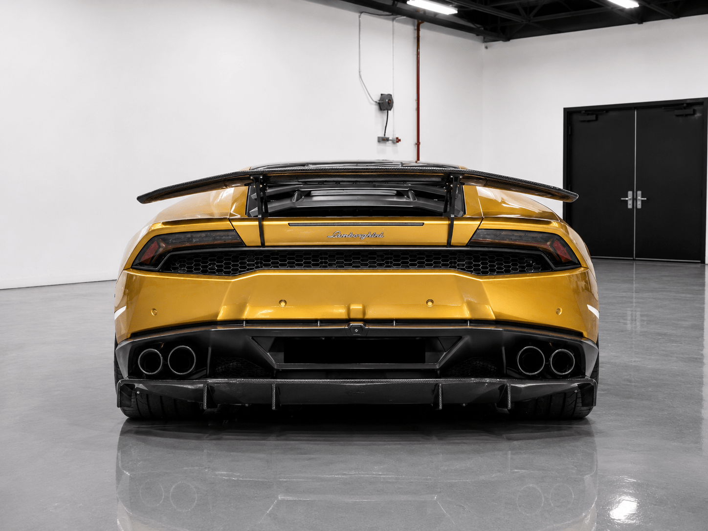 Lamborghini Huracan - Carbon Fiber Rear Diffuser - Exotics Carbon Design
