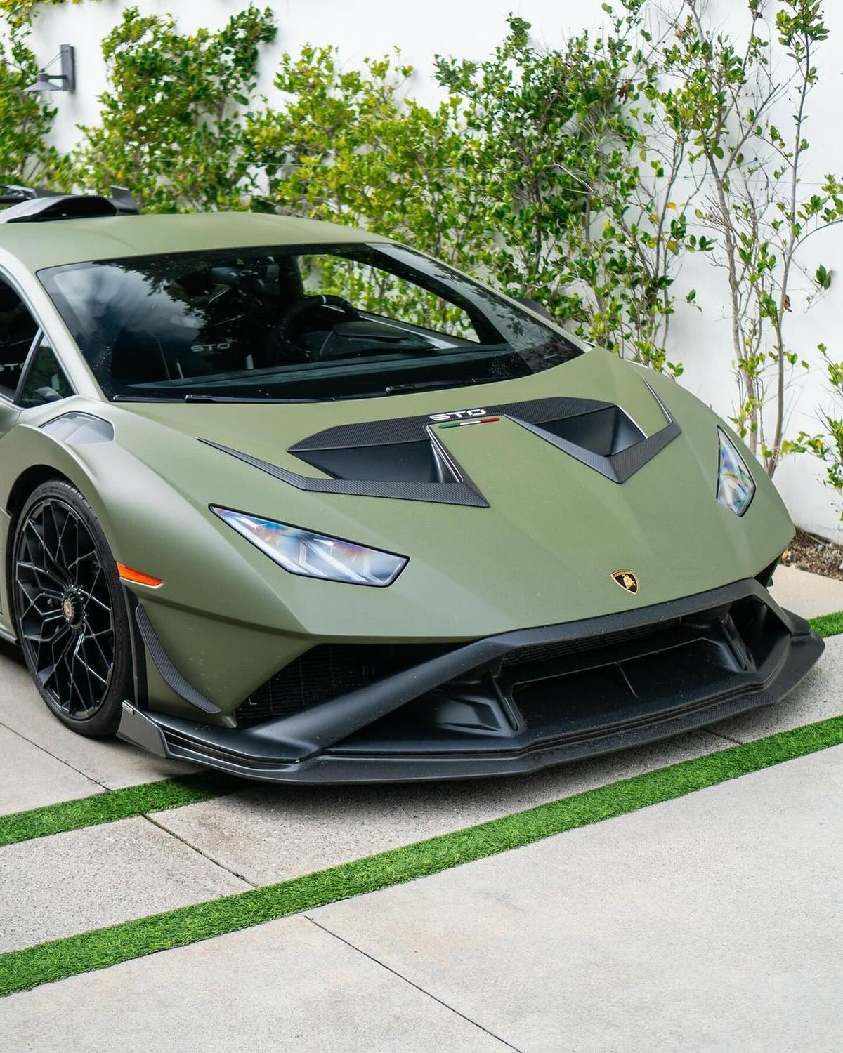 Lamborghini Huracan STO Carbon Fiber Body Kit Trim Package - Exotics Carbon Design