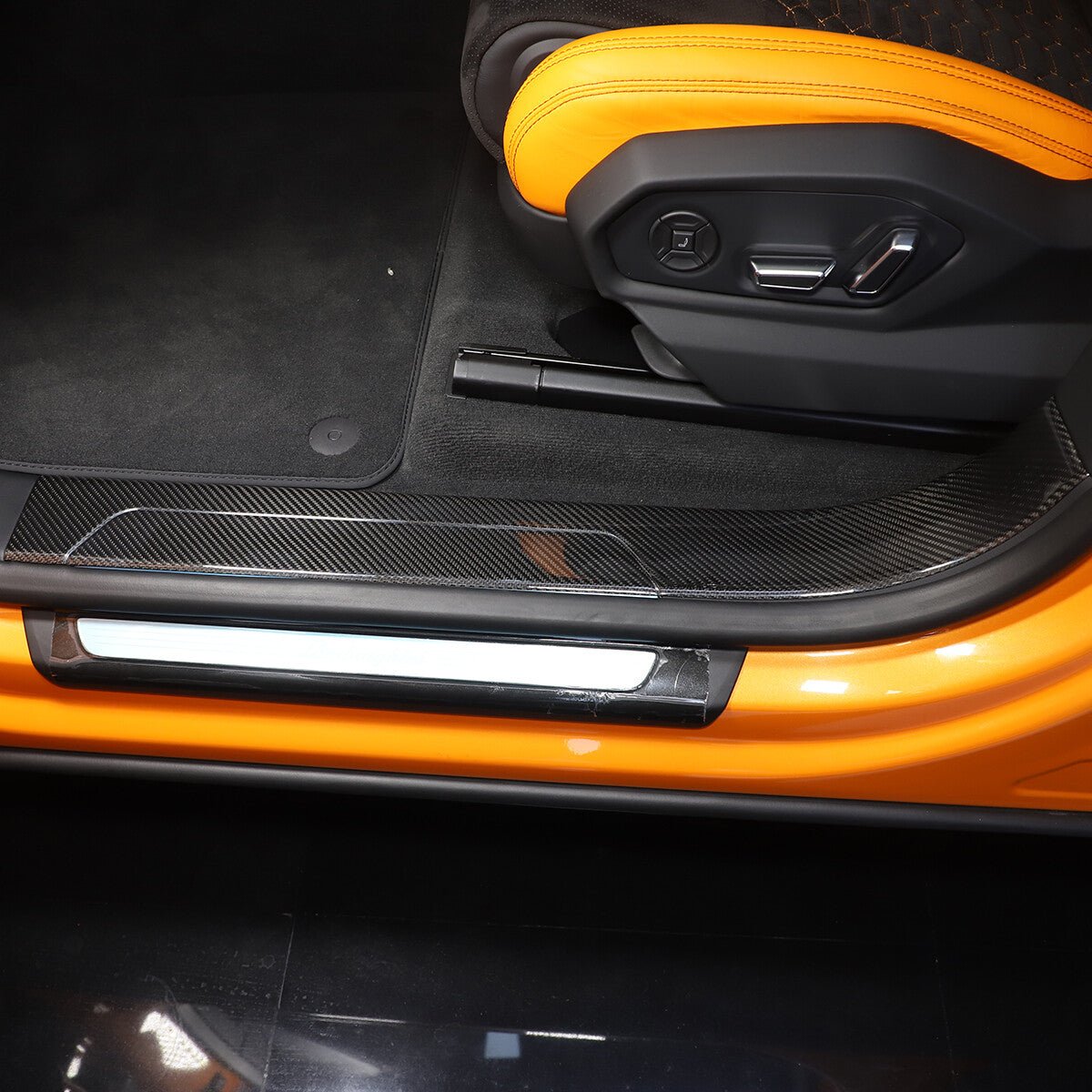 Lamborghini Urus 2018–2023 Carbon Fiber Door Sills - Exotics Carbon Design