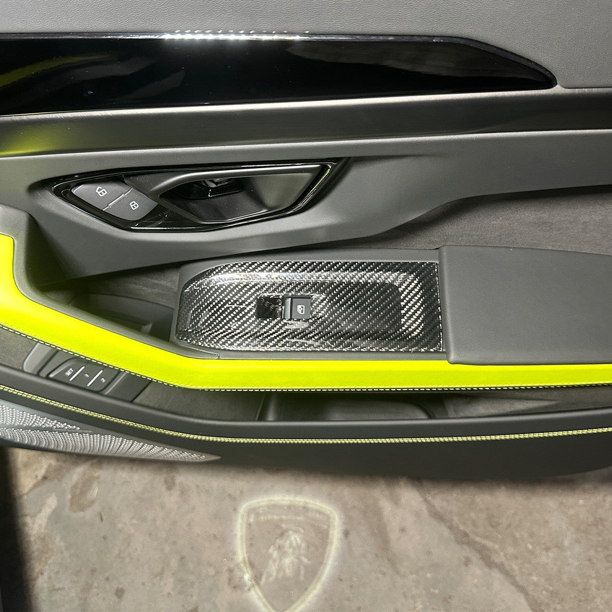 Lamborghini Urus 2018–2025 Carbon Fiber Window Switch Panel Covers - Exotics Carbon Design
