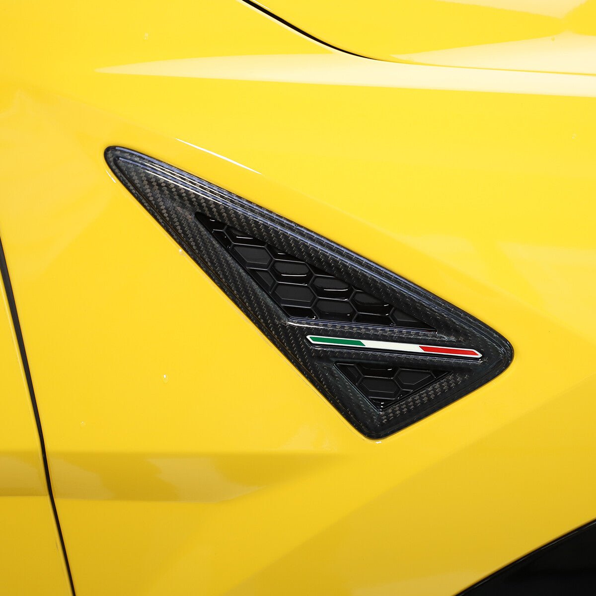 Lamborghini Urus Carbon Fiber Side Vent Covers - Exotics Carbon Design