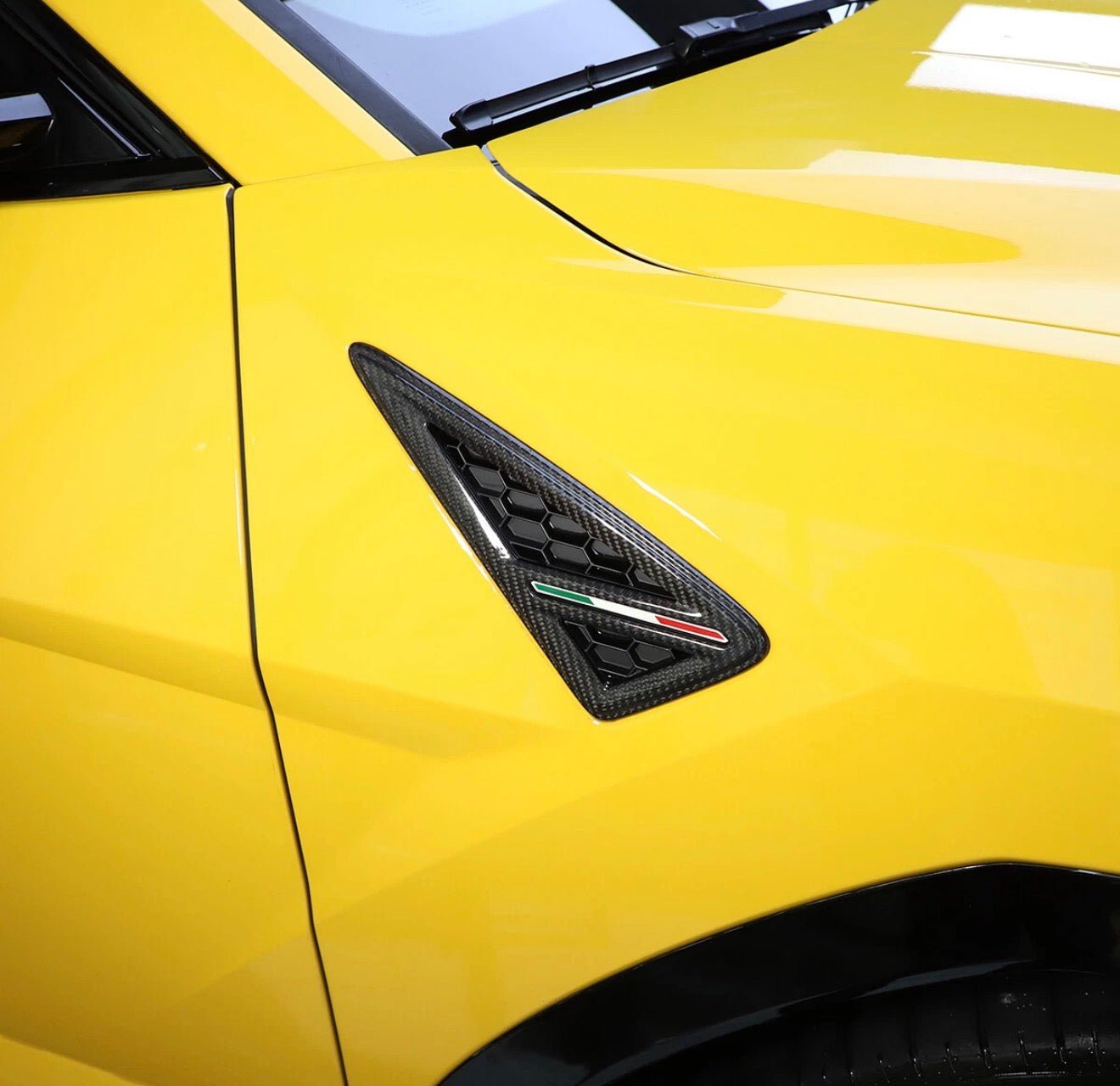 Lamborghini Urus Carbon Fiber Side Vent Covers - Exotics Carbon Design
